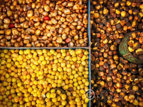 Chickpeas are very popular in Nepal where we can find them in dishes such as Chana Masala (spicy chickpeas) or Chane Ki Tarkaari (curried chickpeas).