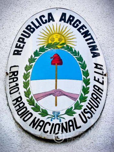 Coat of arms of LRA10 Radio Nacional Ushuaia e Islas Malvinas, the argentinan public radio emitting in Tierra del Fuego.