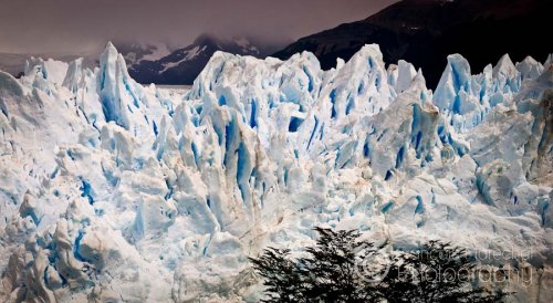 A major tourist attraction in southern Argentina, the Perito Moreno is one of the few glaciers still growing.